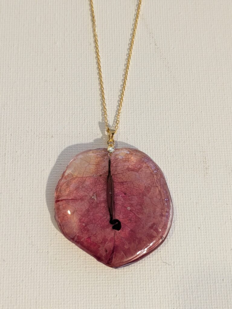 Collar Hoja de Buganvilla en Plata / baño de oro